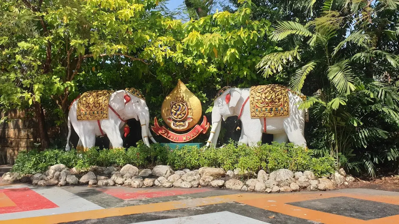 Safari World Bangkok Include Share Transfers Service Tour Meet-up location MBK Center, Asoke (Get Special Privileges at MBK Center) in Bangkok - Photo 6