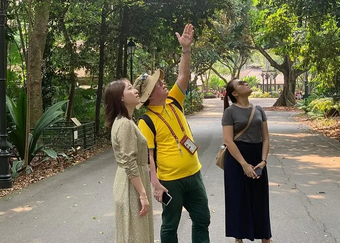 Singapore Signature Guided Tour (Chinatown & Botanic Garden) in Singapore