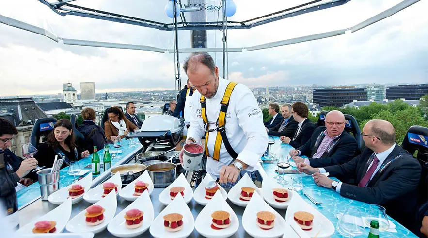 Dinner in the Sky Dinner in the Sky in Dubai - Photo 3