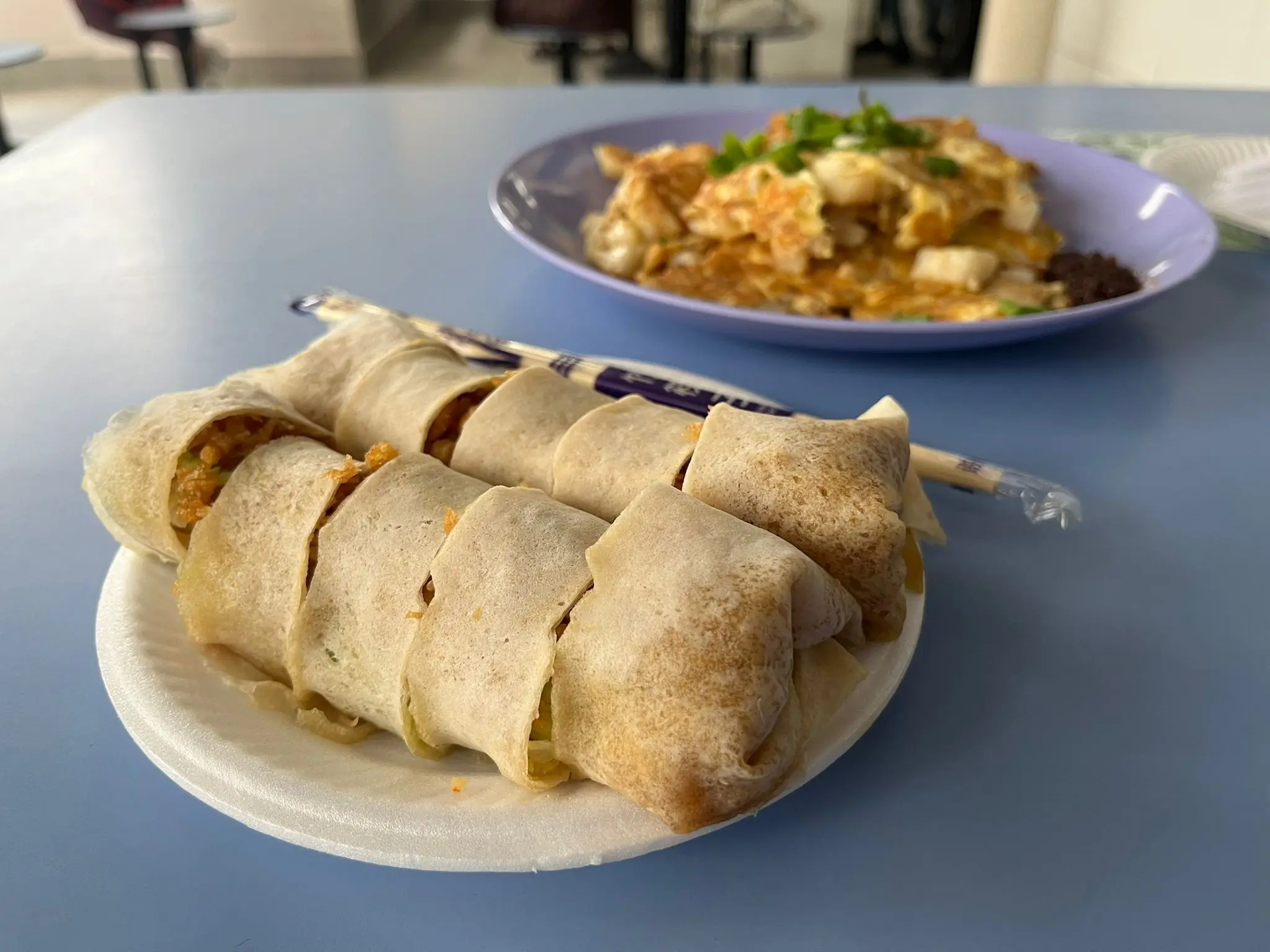 Small Group: Michelin and Local Hawker Food Tour with 9 tastings in Singapore