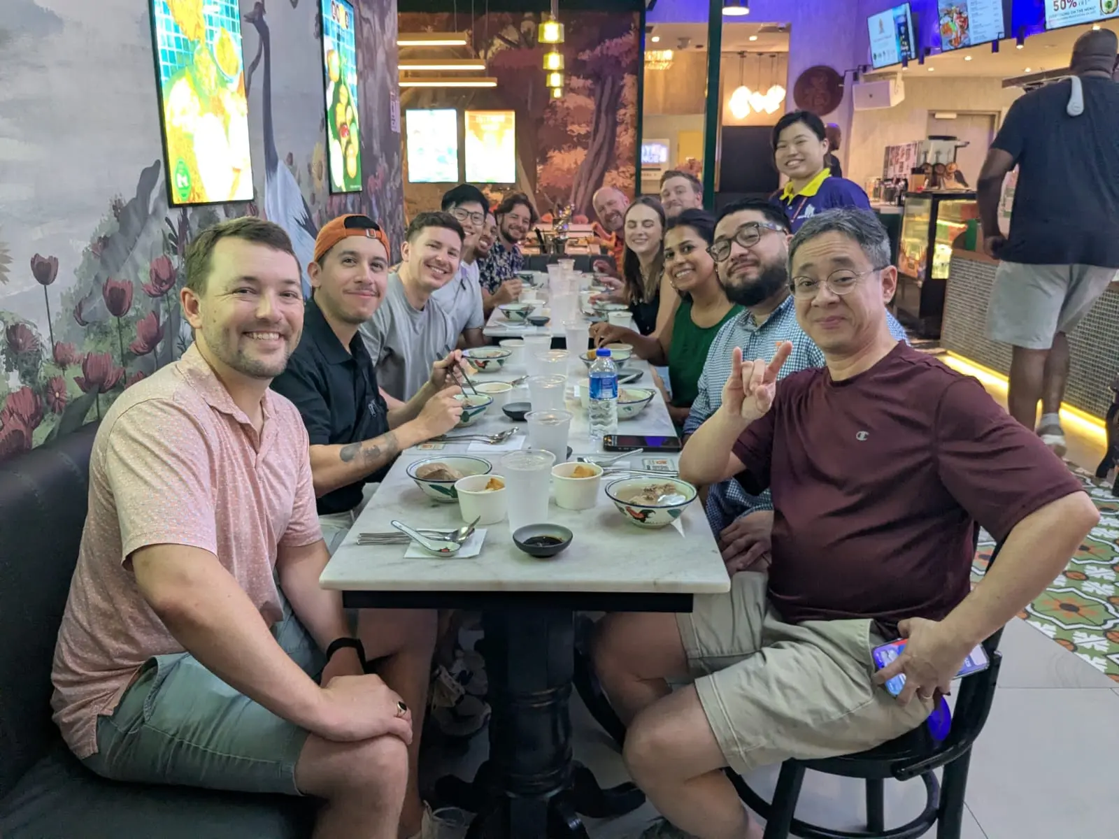 Small Group: Singapore Street Food & Night Tour with 9 tastings in Singapore
