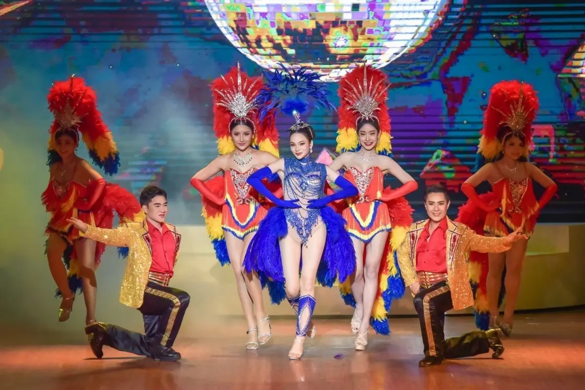 Golden Dome Cabaret Show in Bangkok