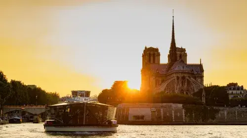 Seine River Cruise Seine River Cruise in Paris - Photo 14