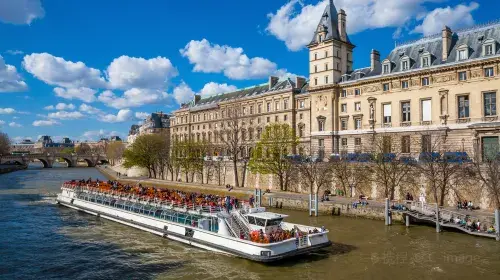 Seine River Cruise Seine River Cruise in Paris - Photo 6