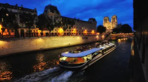 Seine River Cruise Seine River Cruise in Paris - Photo 2