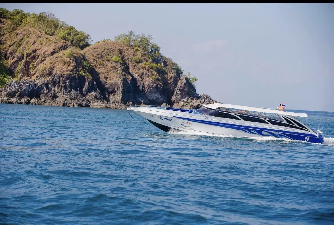 One Way Speedboat Transfer from / to Phuket - Phi Phi in Phuket
