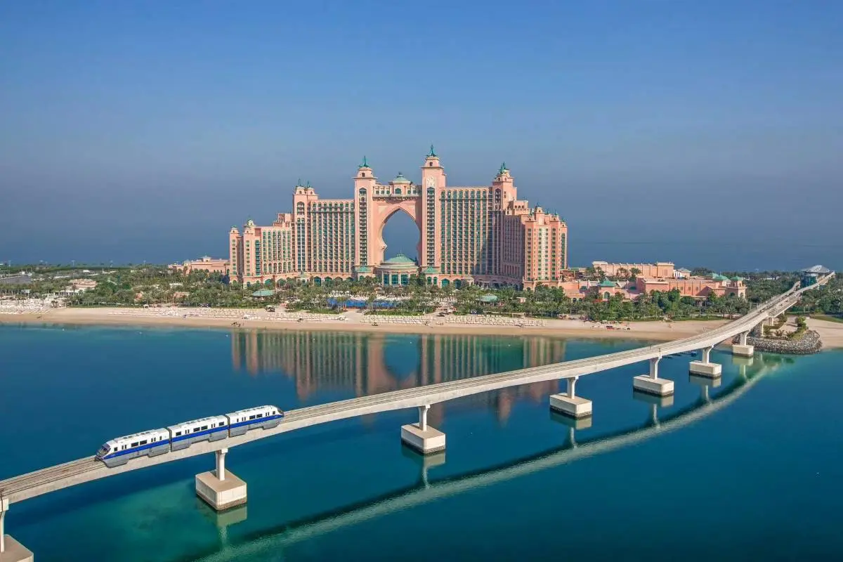 The View Palm Jumeirah in Dubai - Photo 4