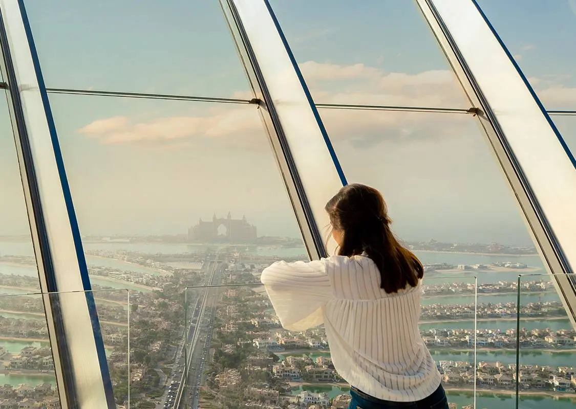 The View Palm Jumeirah in Dubai - Photo 8