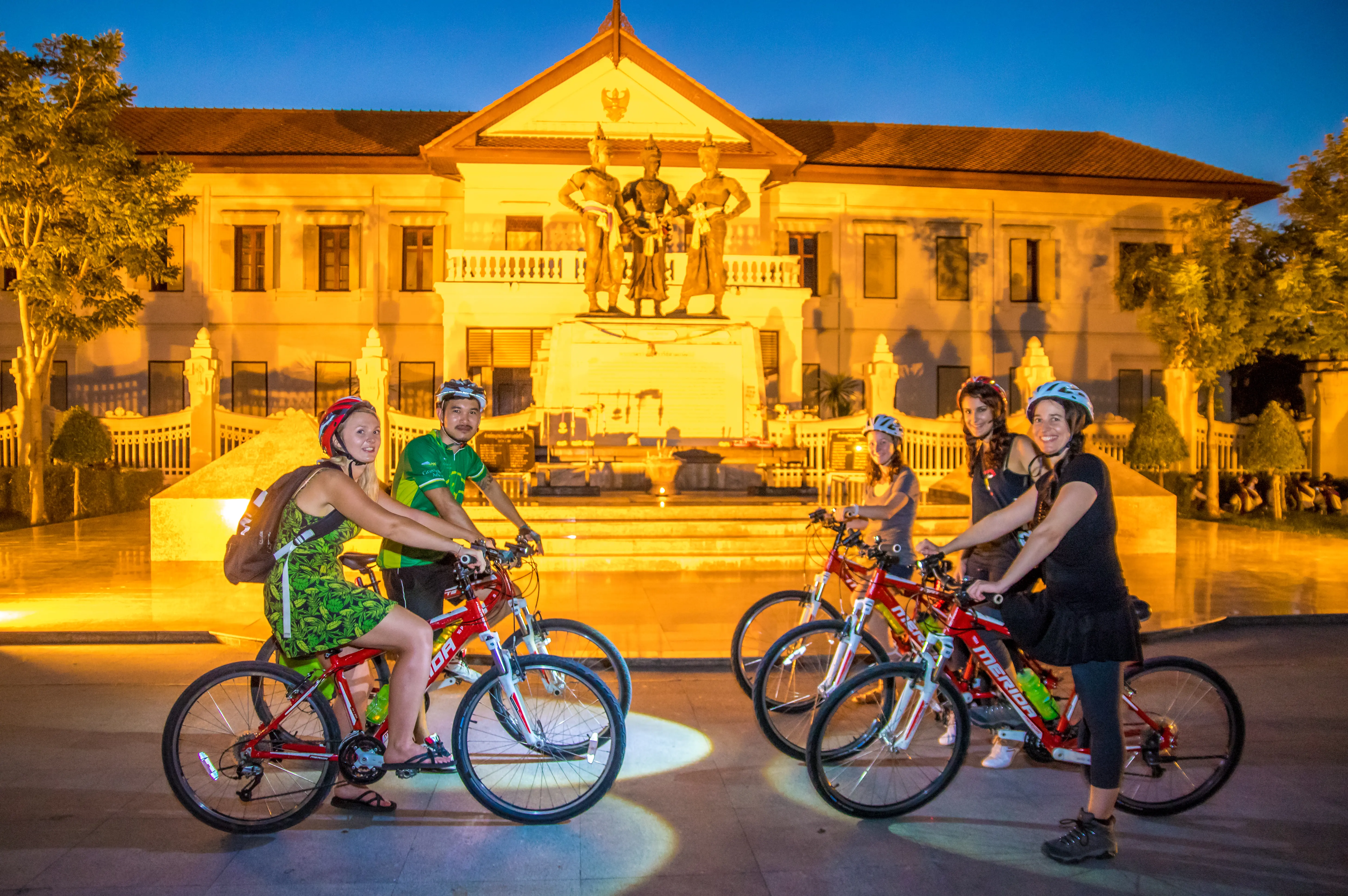 Chiang Mai Night Bike Tour in Chiang Mai