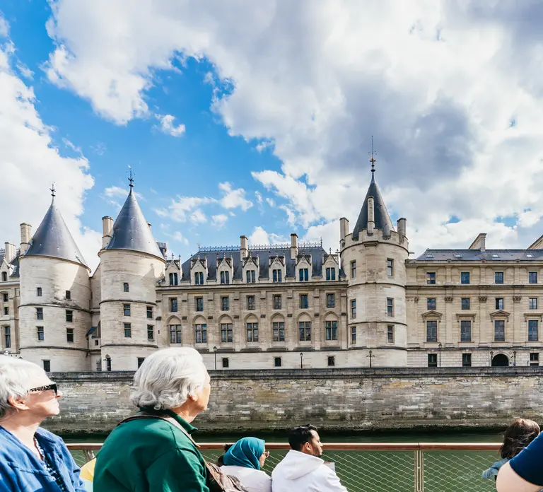 Paris: 1-Hour Seine Cruise departing from the Eiffel Tower in Paris - Photo 5