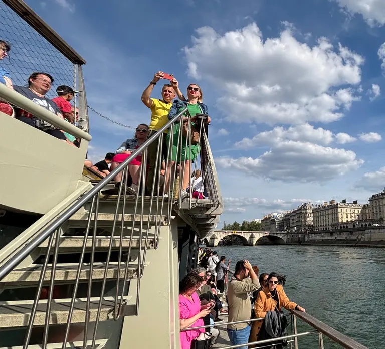 Paris: 1-Hour Seine Cruise departing from the Eiffel Tower in Paris - Photo 9
