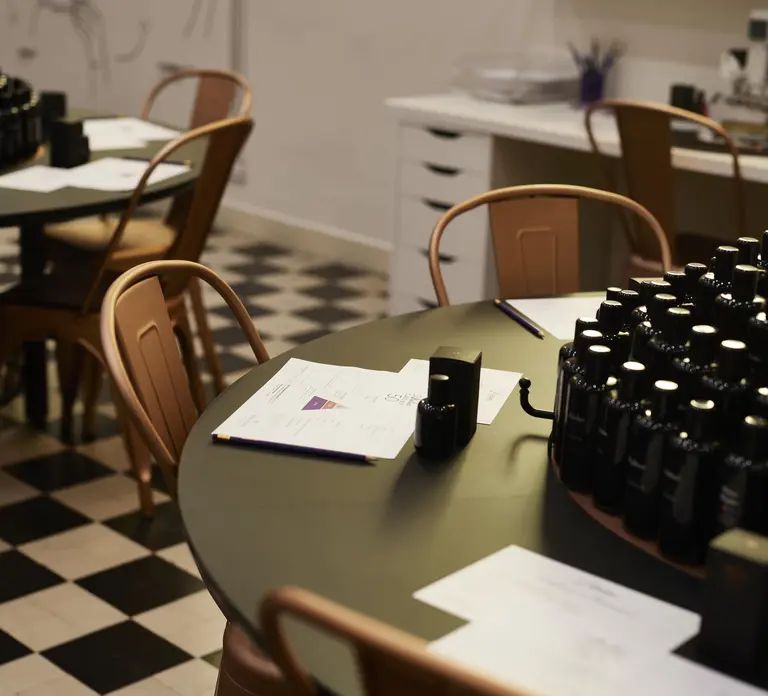 Molinard Parfums Grasse: Classic 1-Hour Perfume Workshop in Paris
