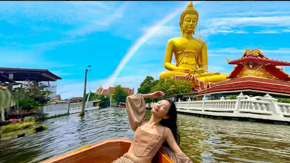 3 iconic temples tours : Join Tour: Grand Palace + Wat Arun + Tha Maharaj + Wat Paknam 3 iconic temples tours : Join Tour: Grand Palace + Wat Arun + Tha Maharaj + Wat Paknam in Bangkok - Photo 4