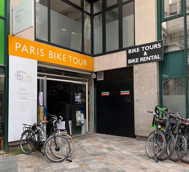Paris : E-bike rental in Le Marais (City Center) Paris : E-bike rental in Le Marais (City Center) in Paris - Photo 2