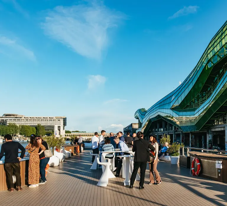 Paris: Gourmet Dinner Cruise on Seine River with Live Music in Paris