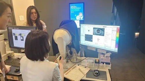 Premium Vision-Care (Both Eyes) + Exam & Consultation (SMILE/PRK/LASIK Options Evaluated) in Seoul - Photo 2