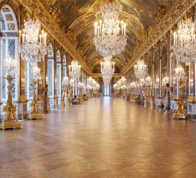 From Paris: Versailles Palace and Gardens with Transfer in Paris