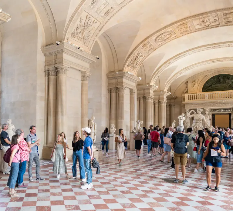Paris: Guided Tour of the Must-Sees of the Louvre Museum in Paris - Photo 8