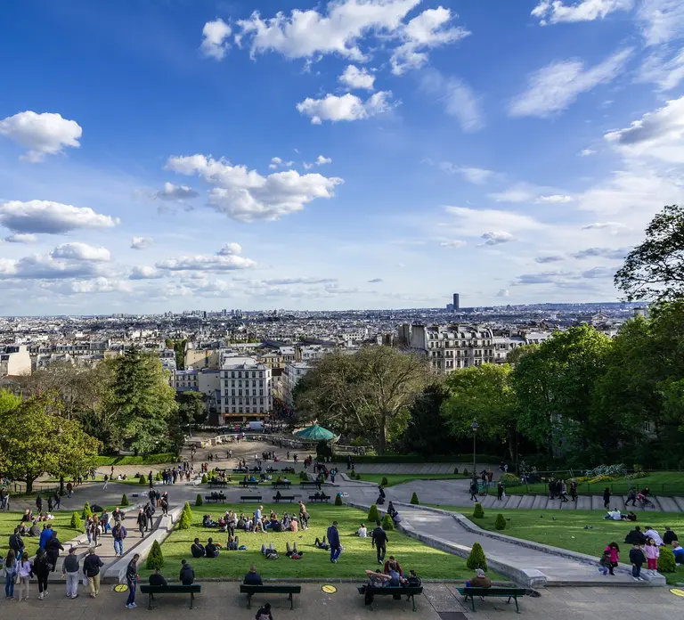 Paris: Montmartre Highlights Walking Tour with a Local Guide in Paris