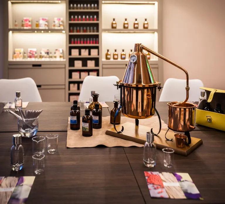 Paris: 2-Hour Perfume Creation Workshop in Paris