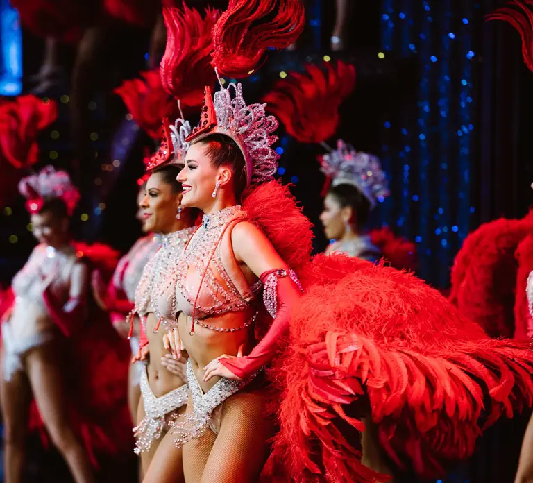 Paris: Moulin Rouge Dinner Show, Champagne, and Transport Paris: Moulin Rouge Dinner Show, Champagne, and Transport in Paris - Photo 10