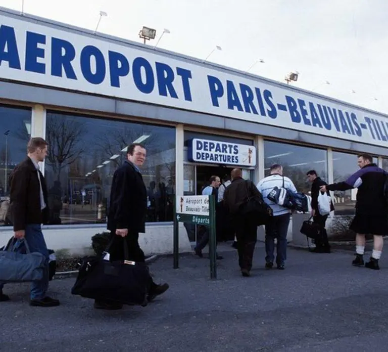 Departure Transfer from Paris to Beauvais Airport in Paris