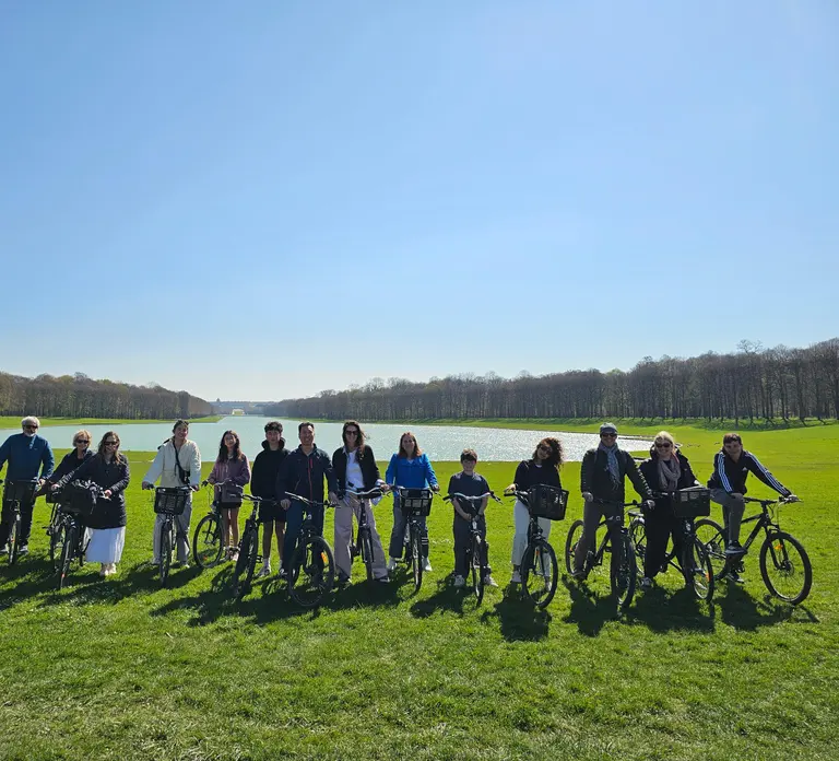 Versailles: Golfcarts & Bikes Guided Tour, Hamlet+Fountains Versailles: Golfcarts & Bikes Guided Tour, Hamlet+Fountains in Paris - Photo 3