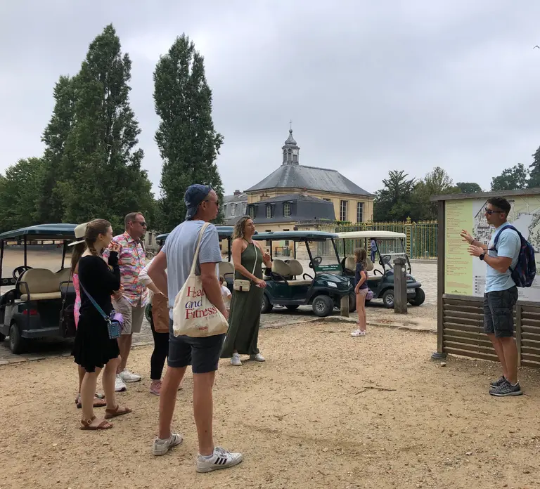 Versailles: Golfcarts & Bikes Guided Tour, Hamlet+Fountains Versailles: Golfcarts & Bikes Guided Tour, Hamlet+Fountains in Paris - Photo 8