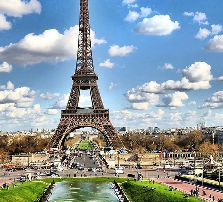Paris: CDG Airport to Paris City Private Transfer in Paris