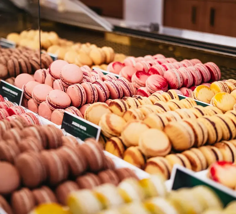 Saint-Germain: Gourmet Chocolate & Pastry Walking Food Tour in Paris