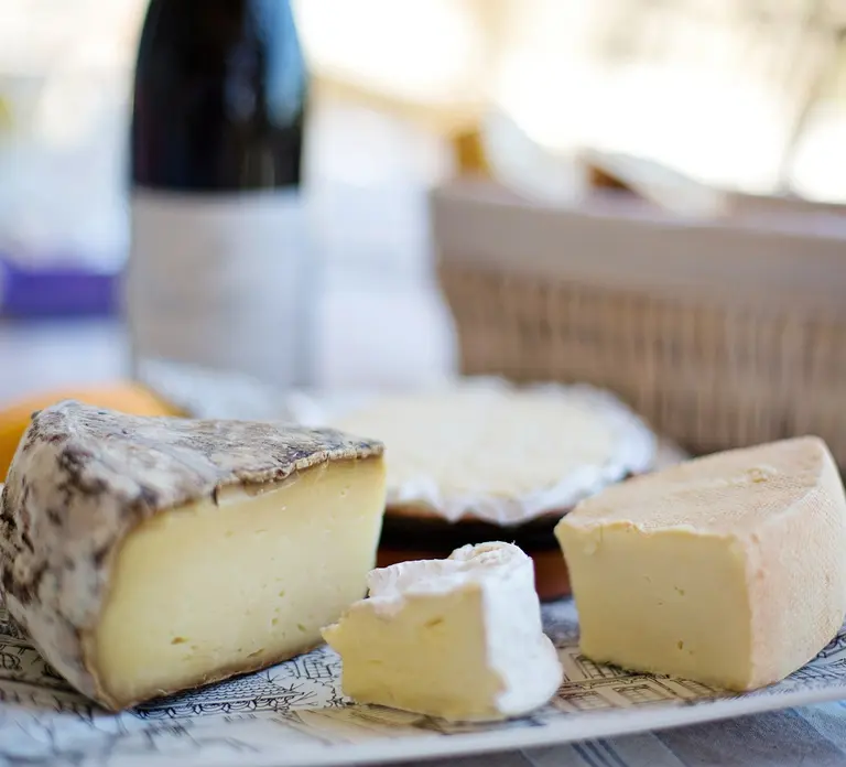 Paris: Montmartre Foodie Tour with Tastings in Paris