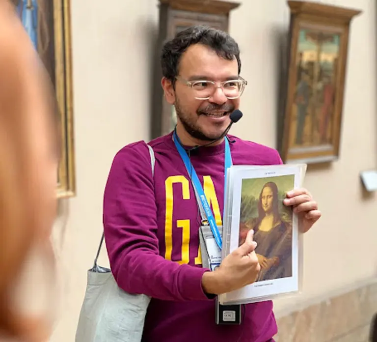 Paris: Guided tour in PORTUGUESE at the Louvre-semi-private in Paris - Photo 2