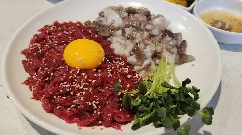 Seoul Night Palace & Market Food Tour with Vehicle Day Tours in Seoul - Photo 2
