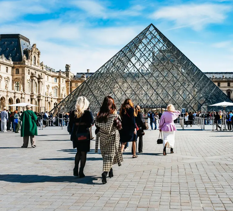 Paris: Louvre Museum Tour Mona Lisa & Iconic Masterpieces in Paris - Photo 4
