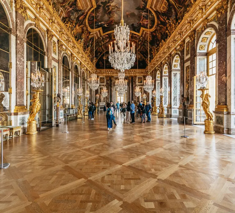Versailles: Palace Tour & Gardens with Optional Full Access Versailles: Palace Tour & Gardens with Optional Full Access in Paris - Photo 10