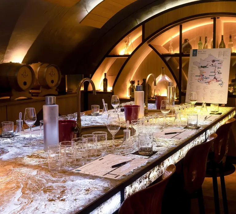 Paris: Wine Making Workshop in English Paris: Wine Making Workshop in English in Paris - Photo 3
