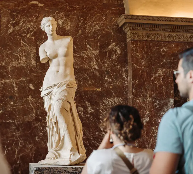 Paris: Full Day Tour with Louvre, Eiffel Tower & Notre Dame in Paris - Photo 5