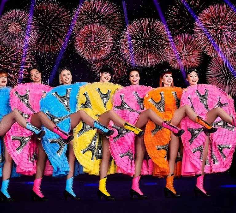 Paris: 3-Course Dinner & Show at Paradis Latin Cabaret in Paris