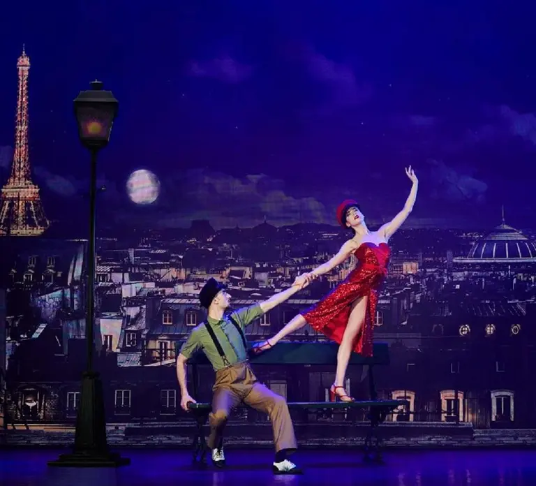 Paris: VIP Dinner and Cabaret Show at Paradis Latin in Paris