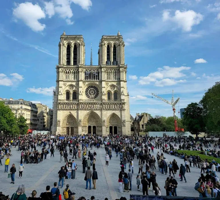 Notre-Dame Interior Highlights with Free Entry (Max 5) in Paris - Photo 3