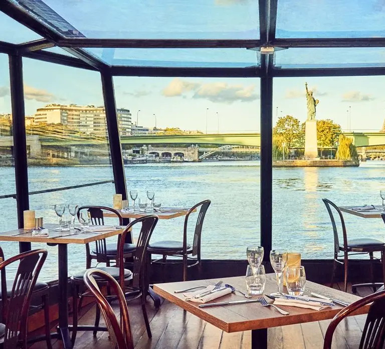 Paris: 3-Course Lunch Cruise on the River Seine in Paris