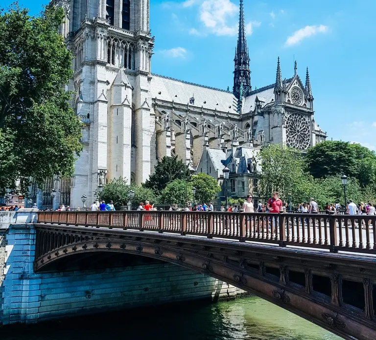 Paris: Notre-Dame Professional Guided Tour with Free Entry in Paris - Photo 7