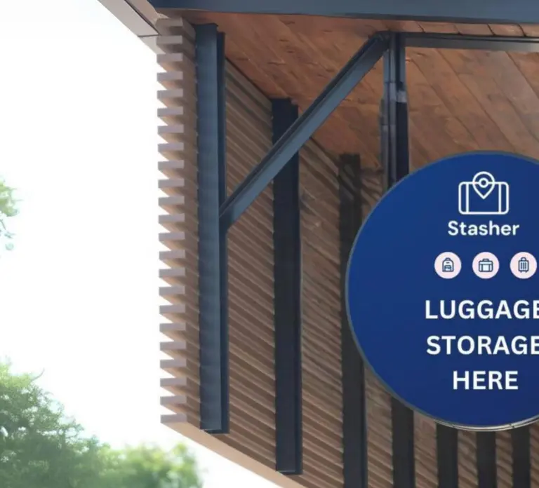 Paris: Luggage Storage close to Gare du Nord Station in Paris