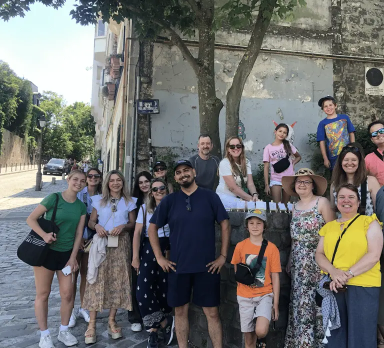 Montmartre for Art Lovers - Walking tour with Expert Guide in Paris
