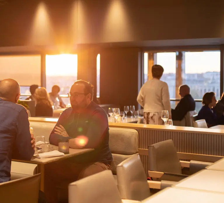 Paris: Sophisticated dining with Drinks at the Eiffel Tower in Paris - Photo 10