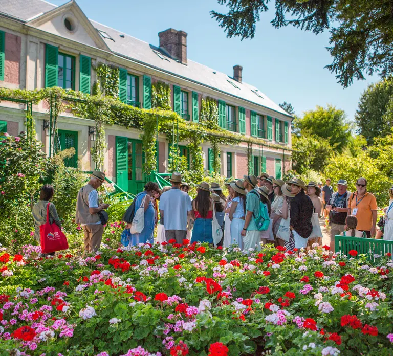 From Paris: Day Trip to Giverny & Versailles with Lunch in Paris - Photo 2