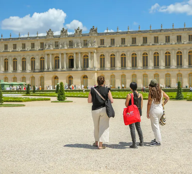 From Paris: Day Trip to Giverny & Versailles with Lunch in Paris - Photo 8