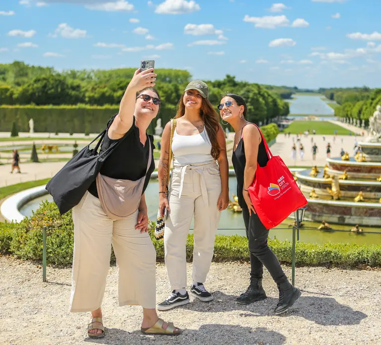 From Paris: Day Trip to Giverny & Versailles with Lunch in Paris - Photo 10