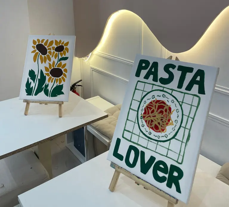 Paris : Painting experience in an art cafe in Paris - Photo 7