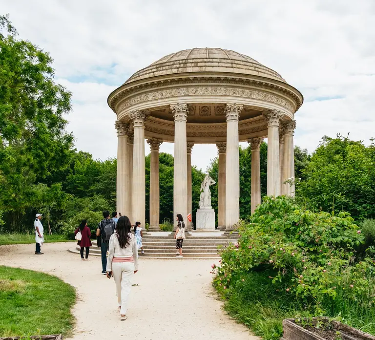 Versailles: Full Tour: Palace, Gardens & Queen’s Estate in Paris - Photo 5